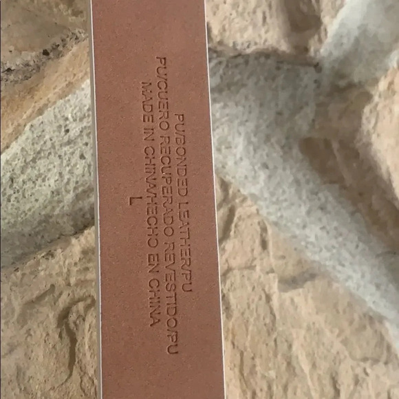 A New Day White Mother of Pearl Buckle Belt - Picture 9 of 9